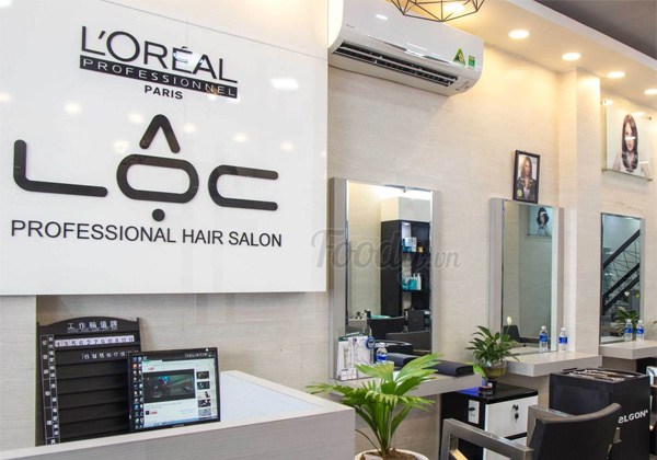 <p style="text-align: center;"><strong>Bảng hiệu Salon t&oacute;c</strong></p>