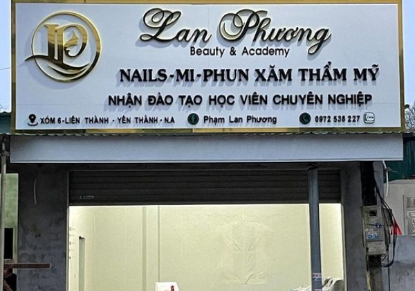 <p style="text-align: center;"><strong id="docs-internal-guid-9bef44b7-7fff-ba83-21cb-1ac3d13a0c1c">Bảng hiệu thẩm mỹ viện</strong></p>