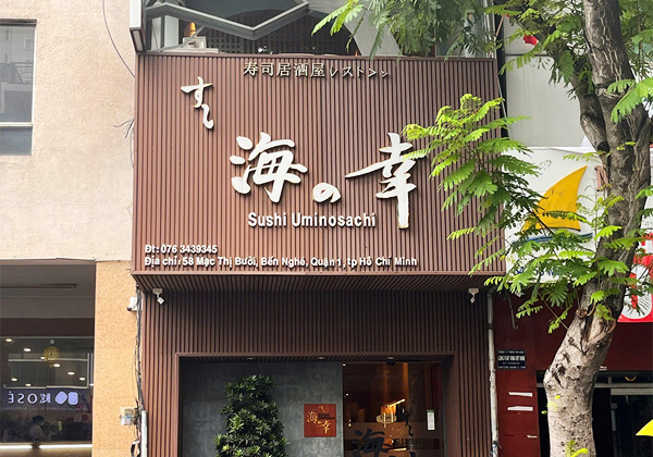 <p style="text-align: center;"><strong>Bảng hiệu giả Gỗ</strong></p>